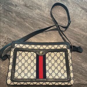 Gucci Cream and Black Crossbody Bag with Iconic Design